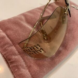*Gently used* Miu Miu Runway rose gold sunglasses. No scratches